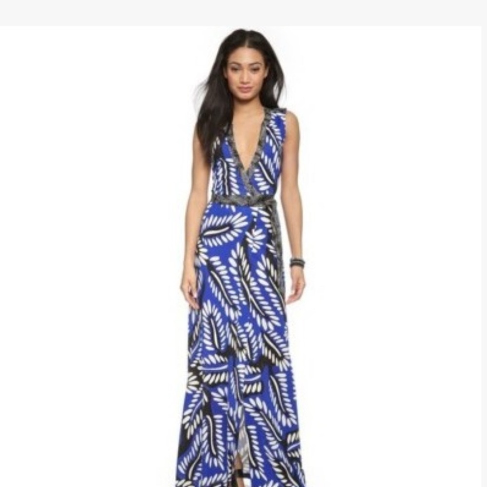 Diane Von Furstenberg : Orchid Blue and White Leaf Print Maxi wrap Dress
Size 10